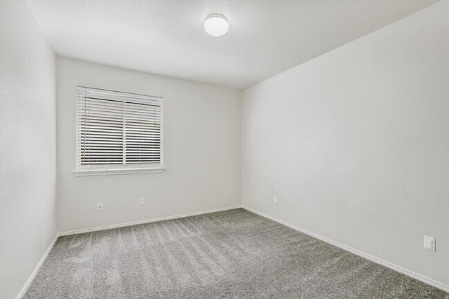 Building Photo - 2334 Vernell Way