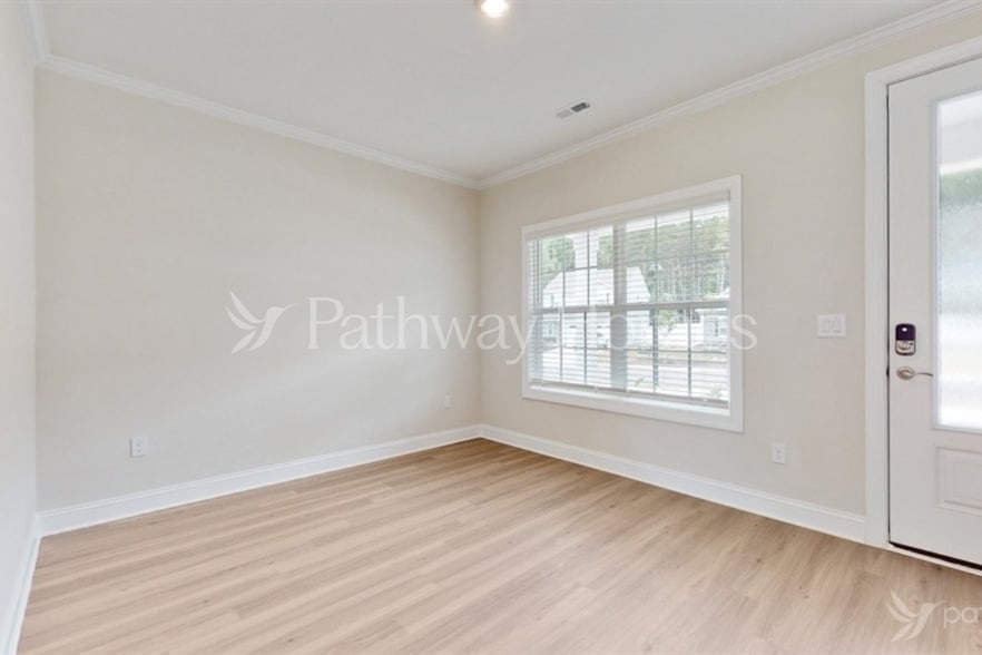 Building Photo - 129 Tanner Lp