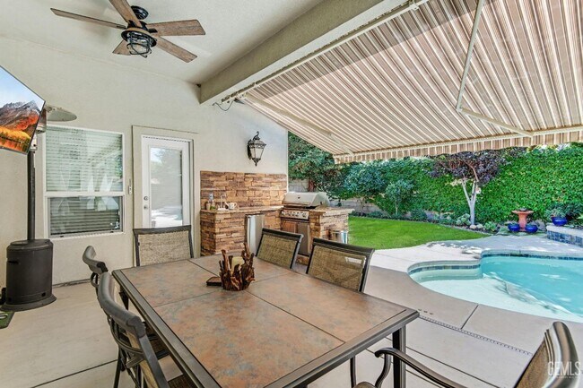 Building Photo - Brighton Estates Luxury 4-Bedroom Home wit...