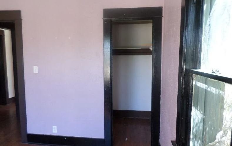Building Photo - 320 N Warren Ave