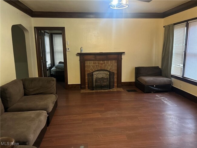 Building Photo - 510 Forest Ave