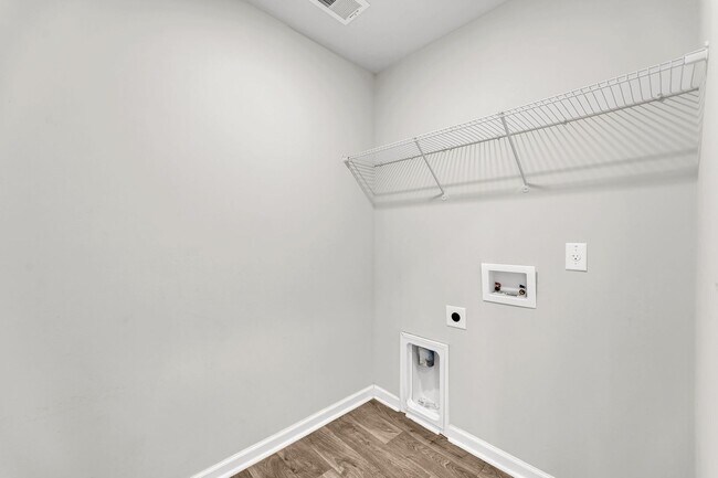 Building Photo - 550 Wayton Cir