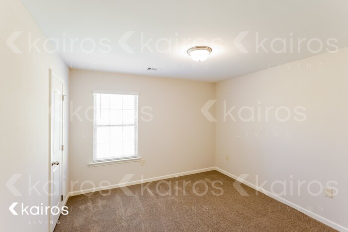Building Photo - 713 Park Ln