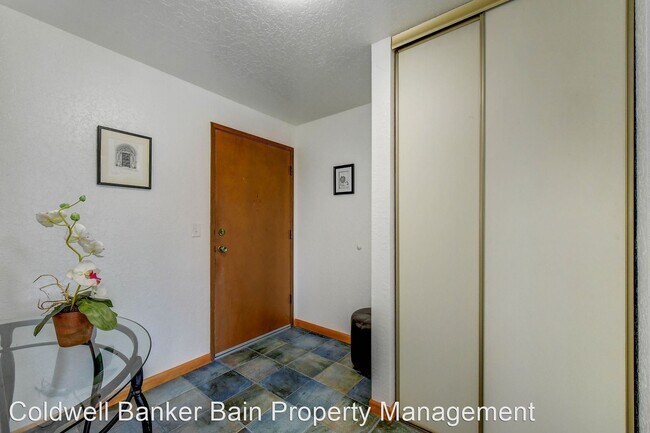 Building Photo - 2 br, 2 bath House - 2625 13th Avenue West...