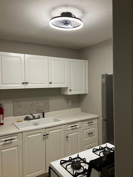 Kitchen - 1105 Haynes St