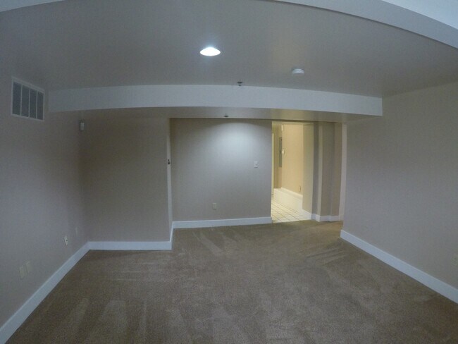 Building Photo - 904 South St