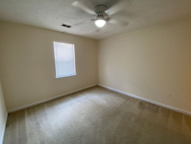 Building Photo - Pre-Leasing for August 7 2026!