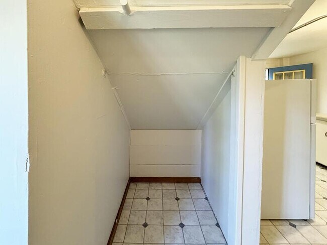 Building Photo - 531 Monroe Street