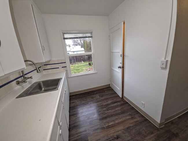 Building Photo - 5617 E Parkwater Ave