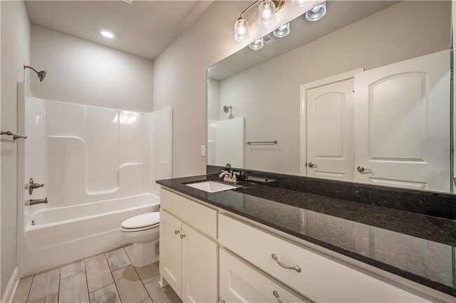 Building Photo - 511 Piper Ln