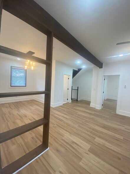 Building Photo - 3409 Fernside Pl