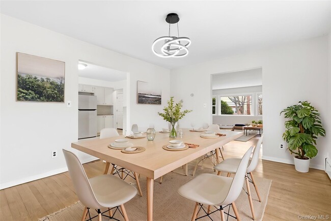 Building Photo - 222 Park Ave E