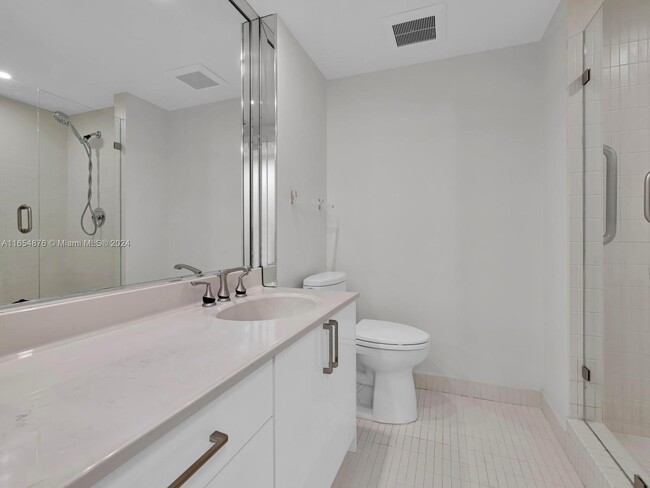 2nd bathroom - 20281 E Country Club Dr