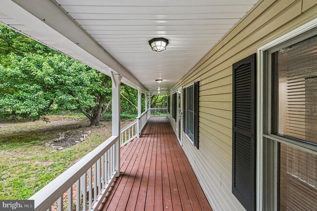 Building Photo - 78 Woodmount Dr