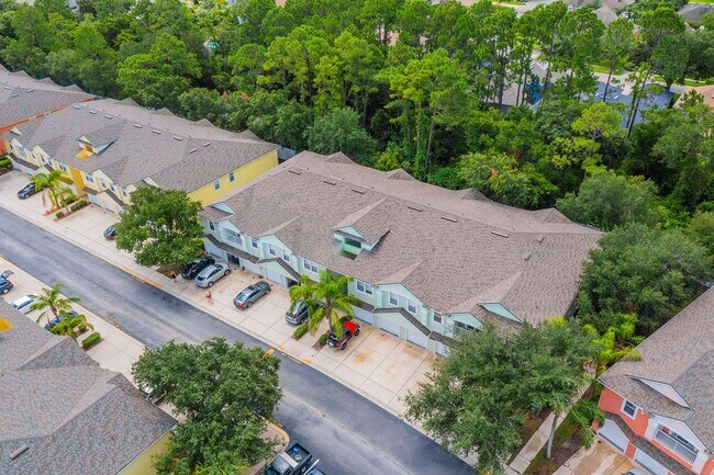Building Photo - Heron's Landing End Unit Overlooking the Sparkling Community Pool