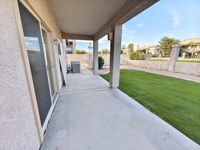 Building Photo - 15061 N 90th Dr