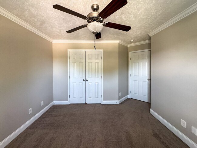 Building Photo - Beautiful 4 Bed 2.5 Bath Home in Raeford
