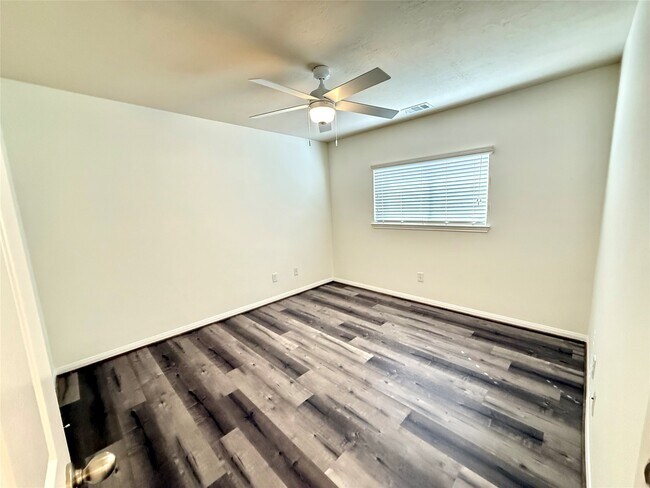 Building Photo - 11222 Overland Trail Dr