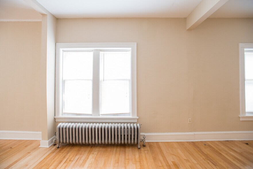 Building Photo - 1603 N Van Buren St