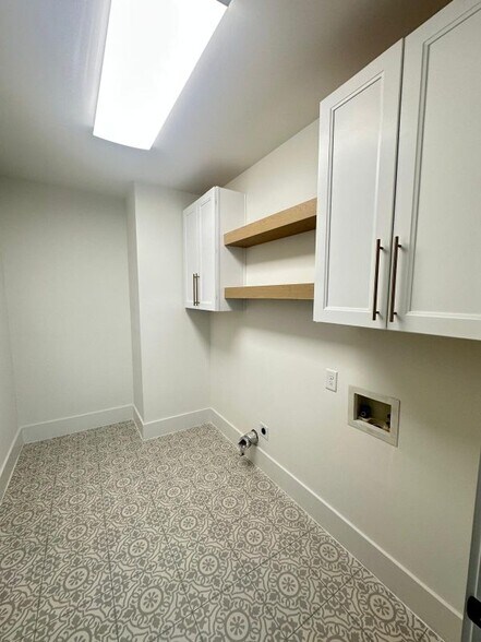 Building Photo - 2894 Sterling Dr NW