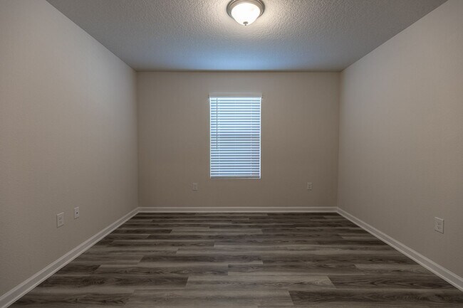 Building Photo - 1 Month FREE with 13 month lease!!!!     4 Bedroom 2 Bath Home in Roberts Cove Community in Foley
