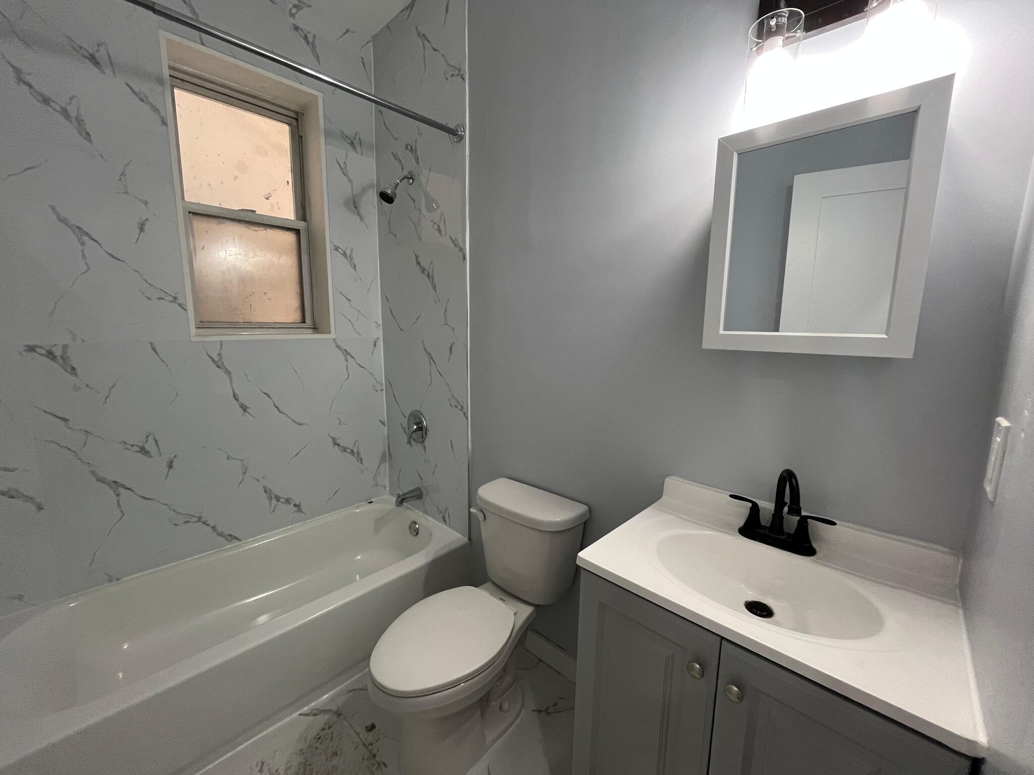 Building Photo - 95 Bostwick Ave