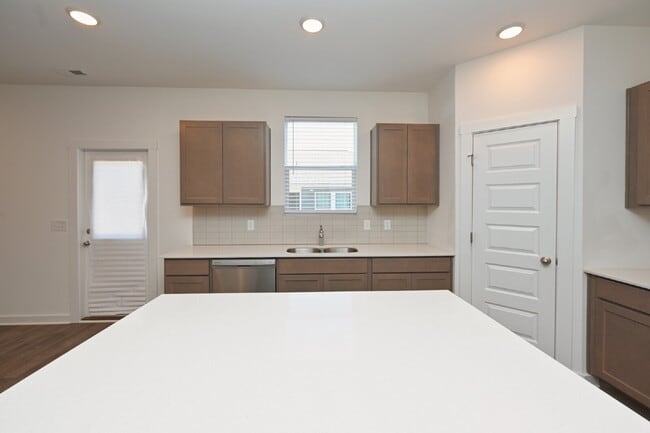 Building Photo - Modern 2024 New Construction in Sage Farms – Steps from Dog Park & Trails!