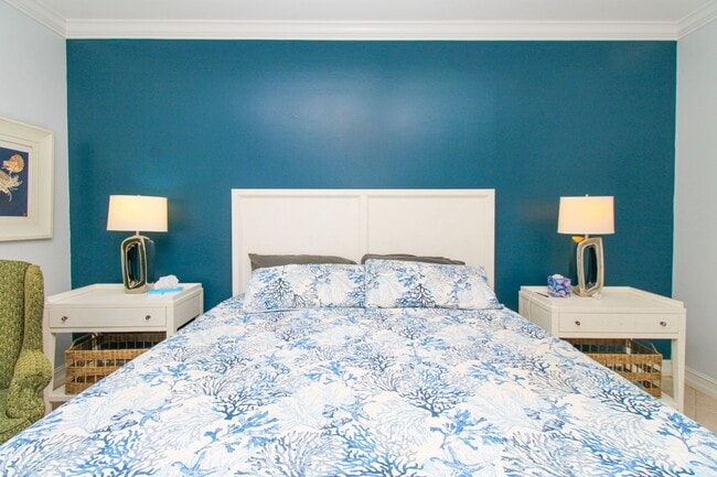 Building Photo - ** 2 PLUS DEN\2 BATH CONDO IN BARBADOS AT ...