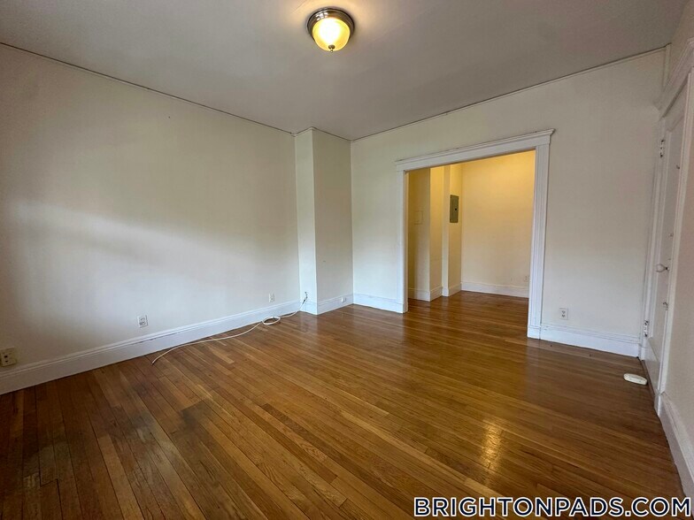 Building Photo - 127 Washington St