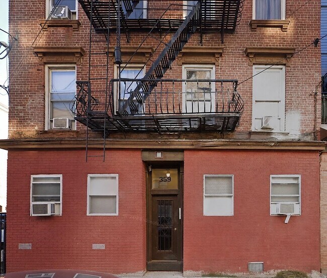 Building Photo - 359 2nd St