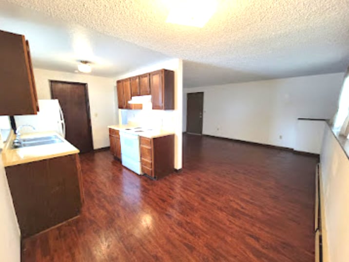 Building Photo - 900 Montana St