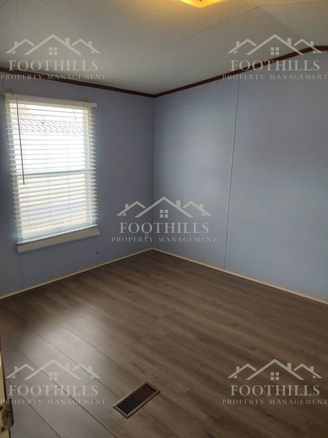 Building Photo - 101 P-9-121