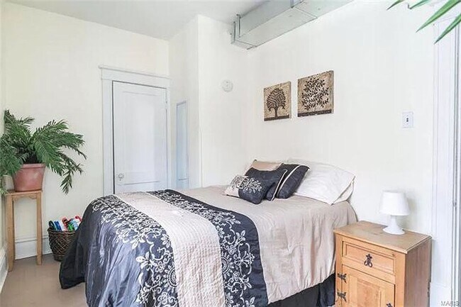 Building Photo - 6927 Garner Ave