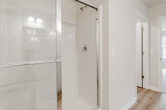 Building Photo - Like-New 4 Bedroom Home in Boulder Ridge –...