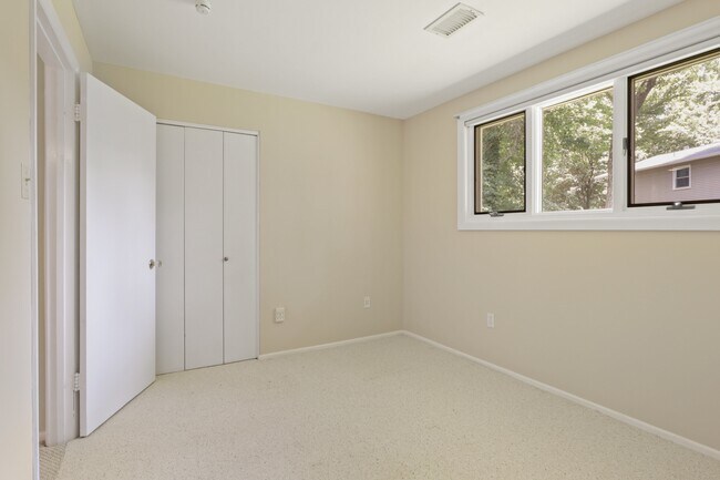 Building Photo - 2527 Swift Run St