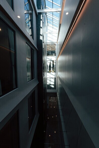 Building Photo - 1911 3rd Ave N