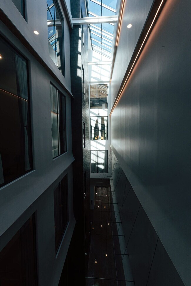 Building Photo - 1911 3rd Ave N