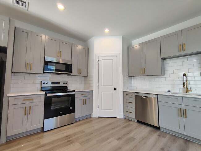 Building Photo - 3263 Sauce Pan Wy
