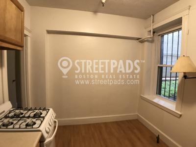 Building Photo - 2 bedroom in Boston MA 02135