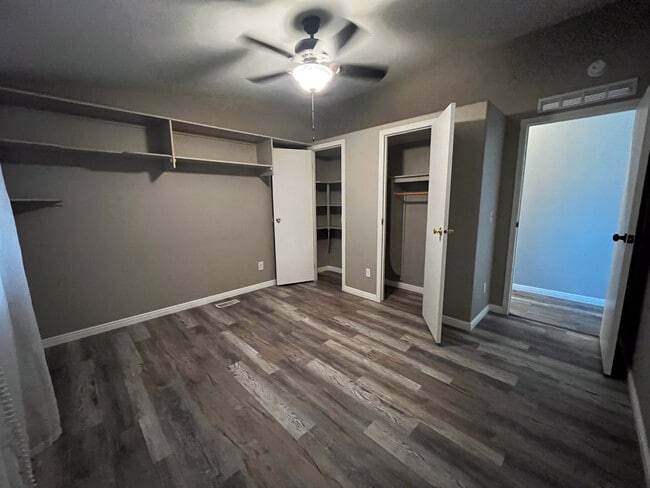 Building Photo - Pioneer