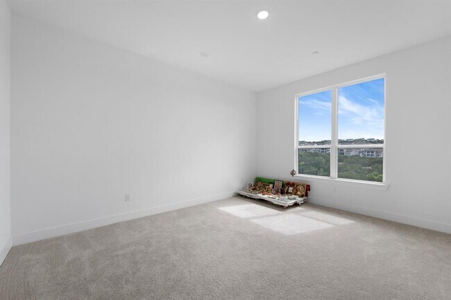 Building Photo - 2304 Novara Trl