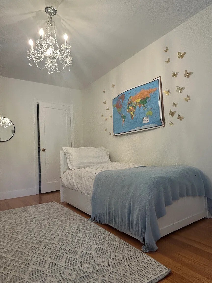 2nd bedroom - 1415 Butterfield Rd