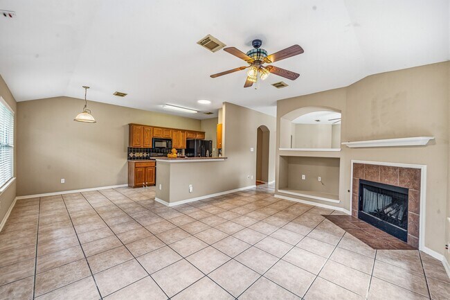 Building Photo - 17935 Rose Hill Park Ln