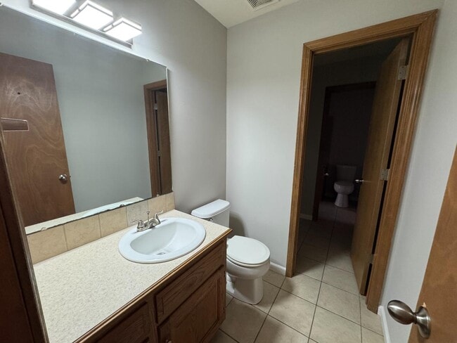 Building Photo - 410 Trent Ct