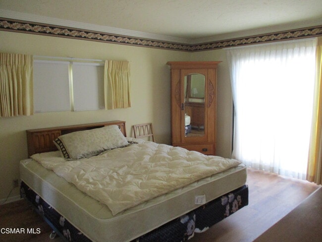 Building Photo - 5042 Llano Dr