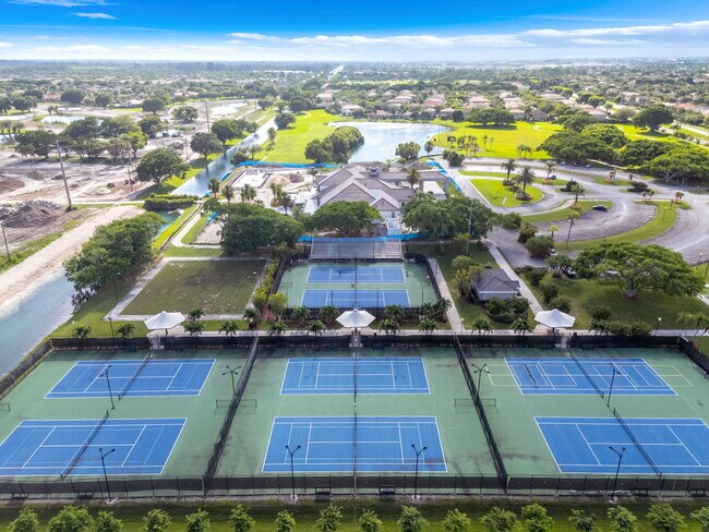 Building Photo - 2660 SE 28th St