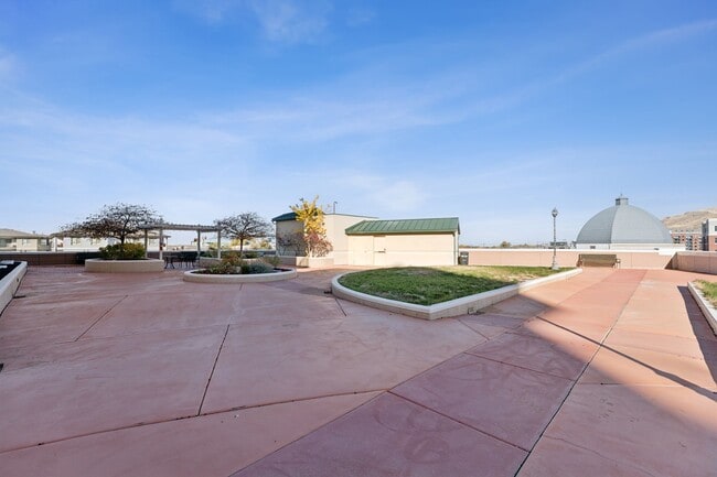 Building Photo - 5 S 500 W