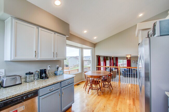 Building Photo - 4038 Pronghorn Meadows Cir