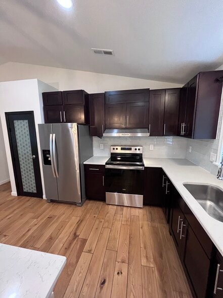 Building Photo - 2603 S 86th Ave