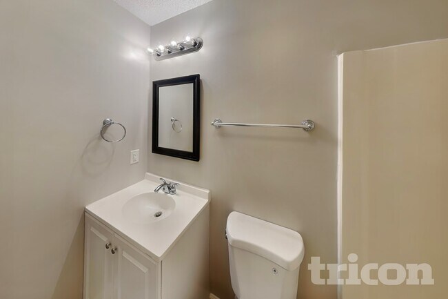 Building Photo - 1614 Barbara Ann Cir